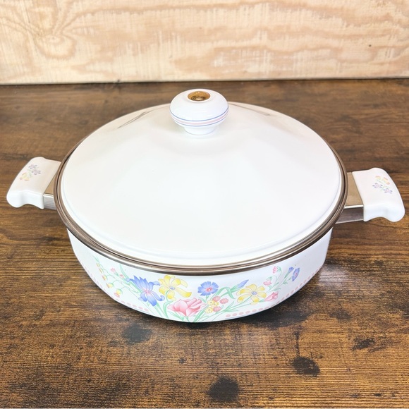 Enamel Sarma Studios Victorian Flowers vintage pan with double handles & lid - Picture 2 of 16